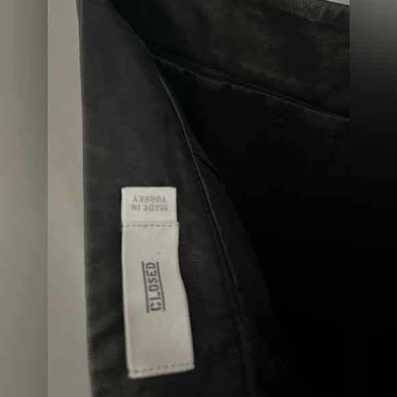 Closed Detailed Stitching Lamb Black Leather Skirt ~ Size S - Picture 4 of 10